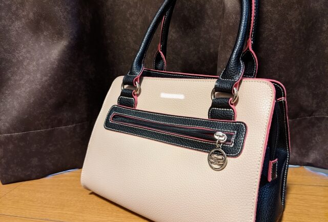 コメ兵の店頭買取で来店後に査定を受け、その場で結果を確認し現金化まで進む流れをイメージした画像